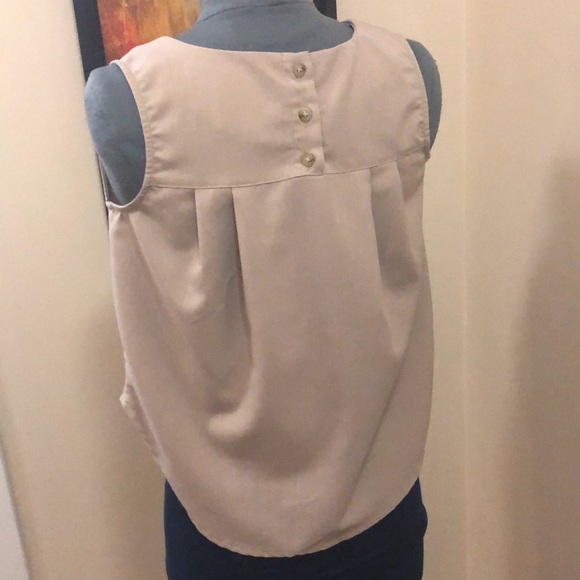 preloved petit blouse - Picture 2 of 3